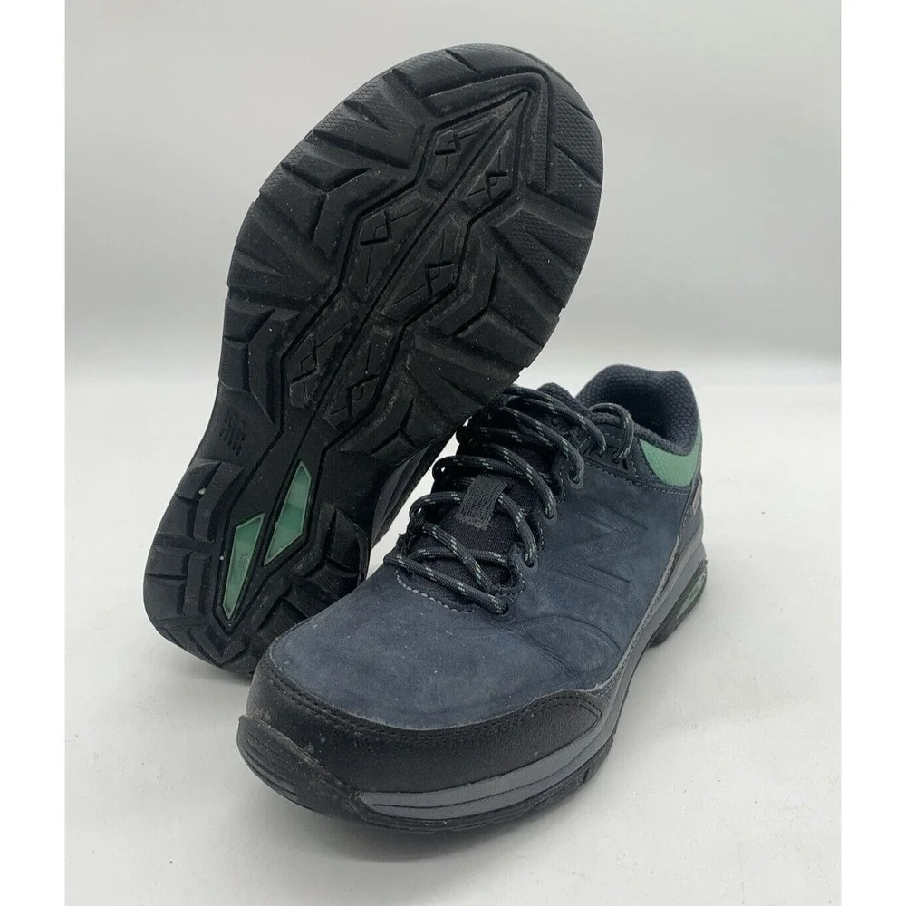 New Balance Trail Walking Shoes Womens 6 B US Lace Up Waterproof WW1300 v1